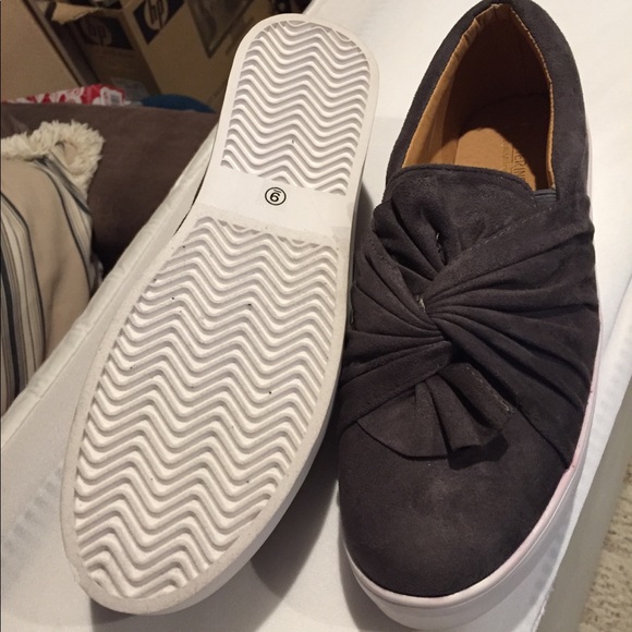 Slip on sneakers - Picture 2 of 3